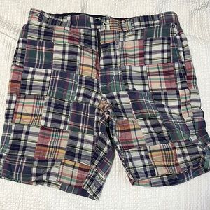 NWT men’s plaid shorts 9in inseam